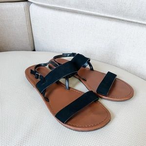 Cityclassified Black and Brown Sandals